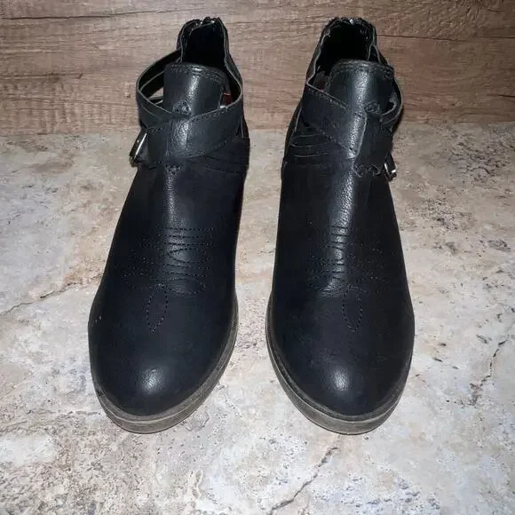 Jellypop MacKay Women’s Size 8M Stock #731808 Ankle Bootie Boots Black Belted - Picture 12 of 13